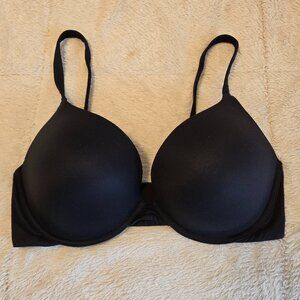 SKIMS Fits Everybody T-Shirt Push Up Bra
